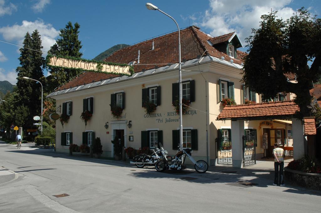 Avsenik * Begunje